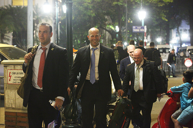 Trắng đêm bảo vệ Tổng thống Mỹ Donald Trump ở Hà Nội